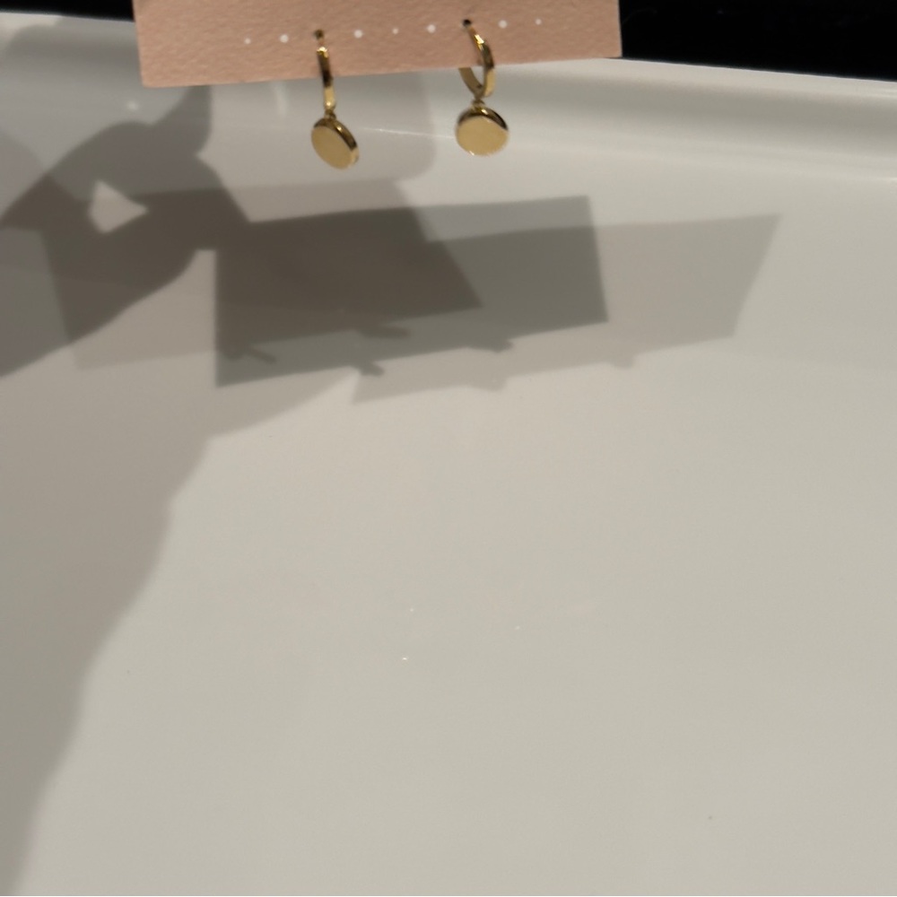 NWT Malandra Jewelry 14k Gold CZ Huggies Earrings Mother Of Pearl Drop - Picture 7 of 7